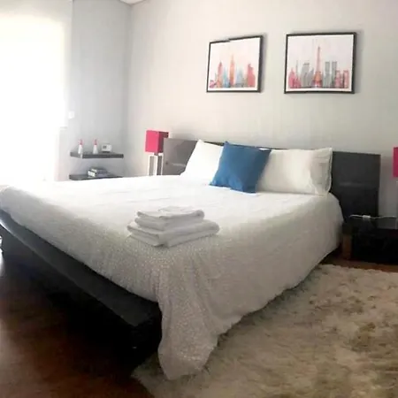 Praceta Dr. Antonio Albuquerque Pinho Apartment *