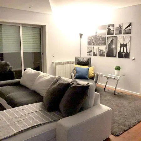 Praceta Dr. Antonio Albuquerque Pinho Apartment *